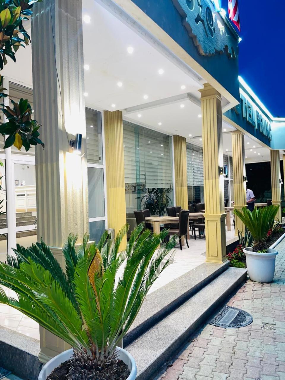 Hotel Princ โกเลม ภายนอก รูปภาพ