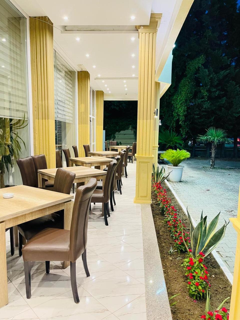 Hotel Princ โกเลม ภายนอก รูปภาพ