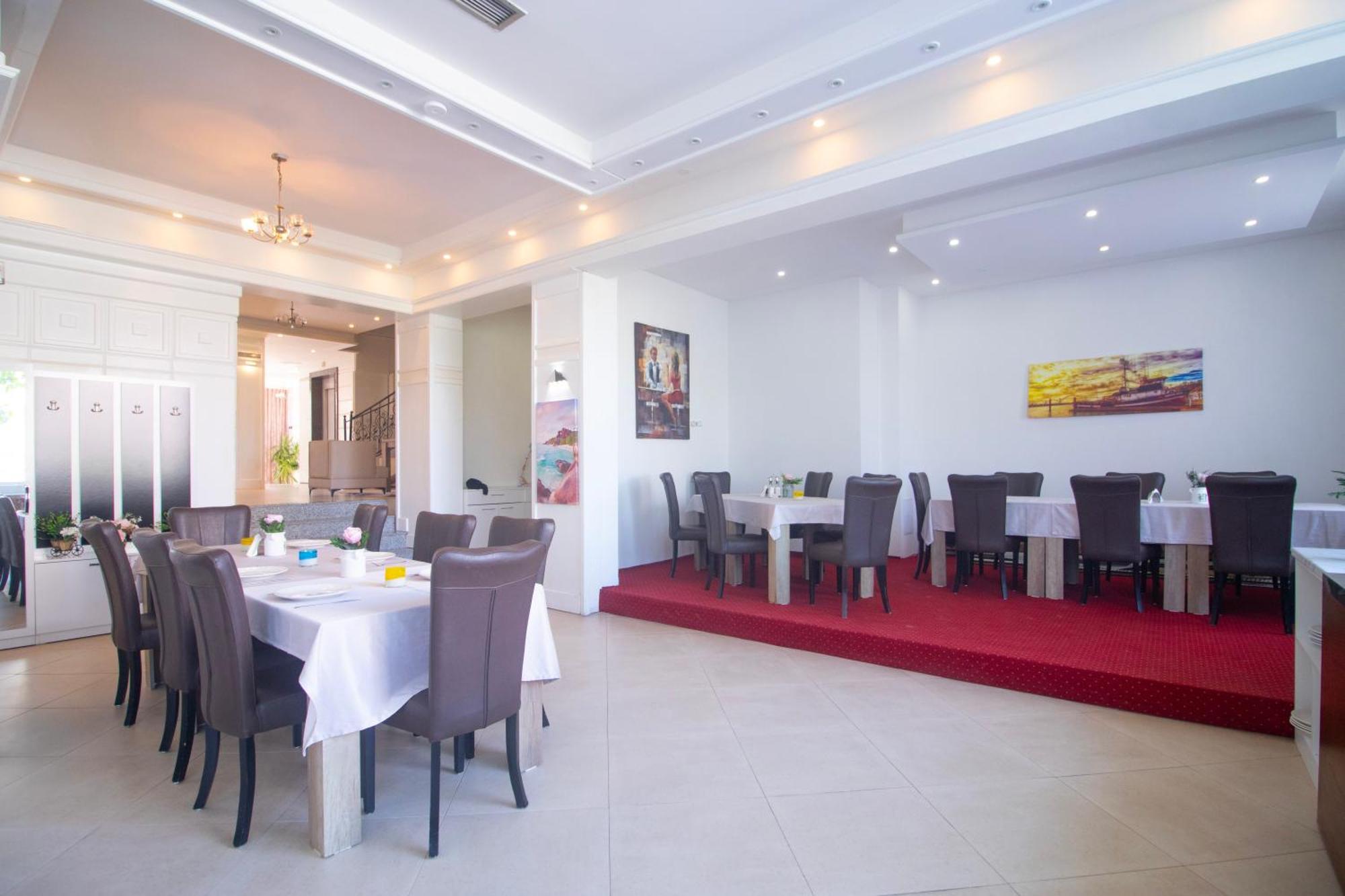 Hotel Princ โกเลม ภายนอก รูปภาพ