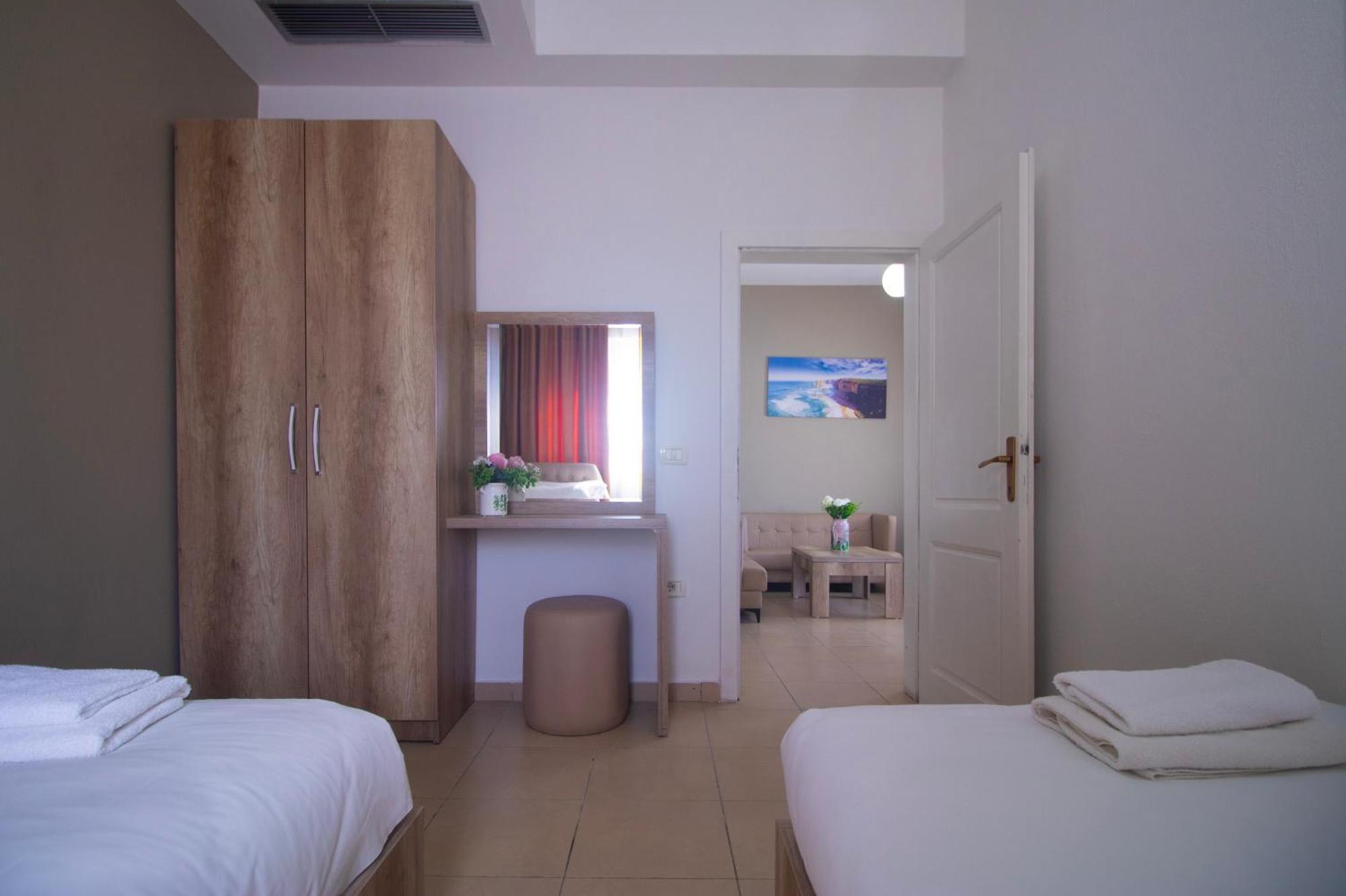 Hotel Princ โกเลม ภายนอก รูปภาพ