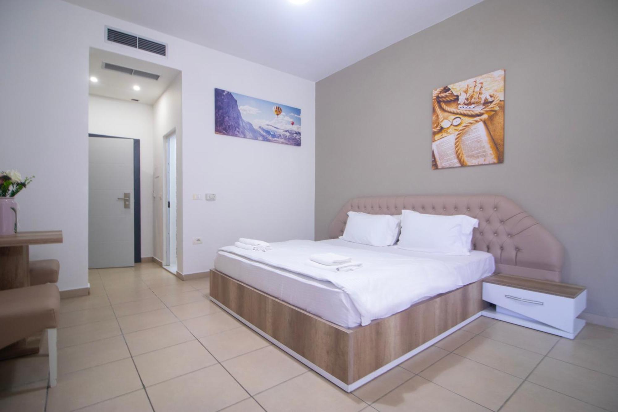Hotel Princ โกเลม ภายนอก รูปภาพ