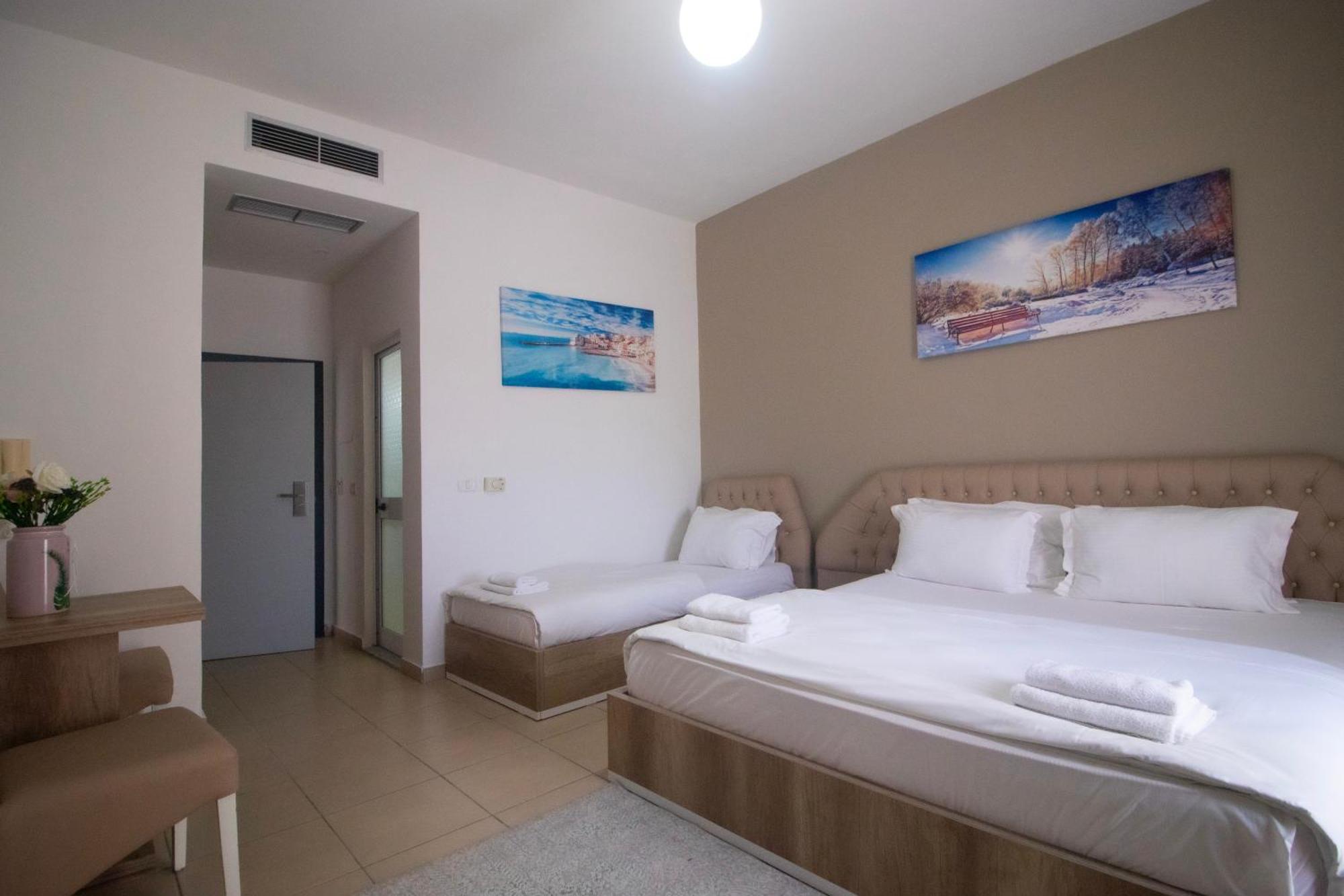 Hotel Princ โกเลม ภายนอก รูปภาพ