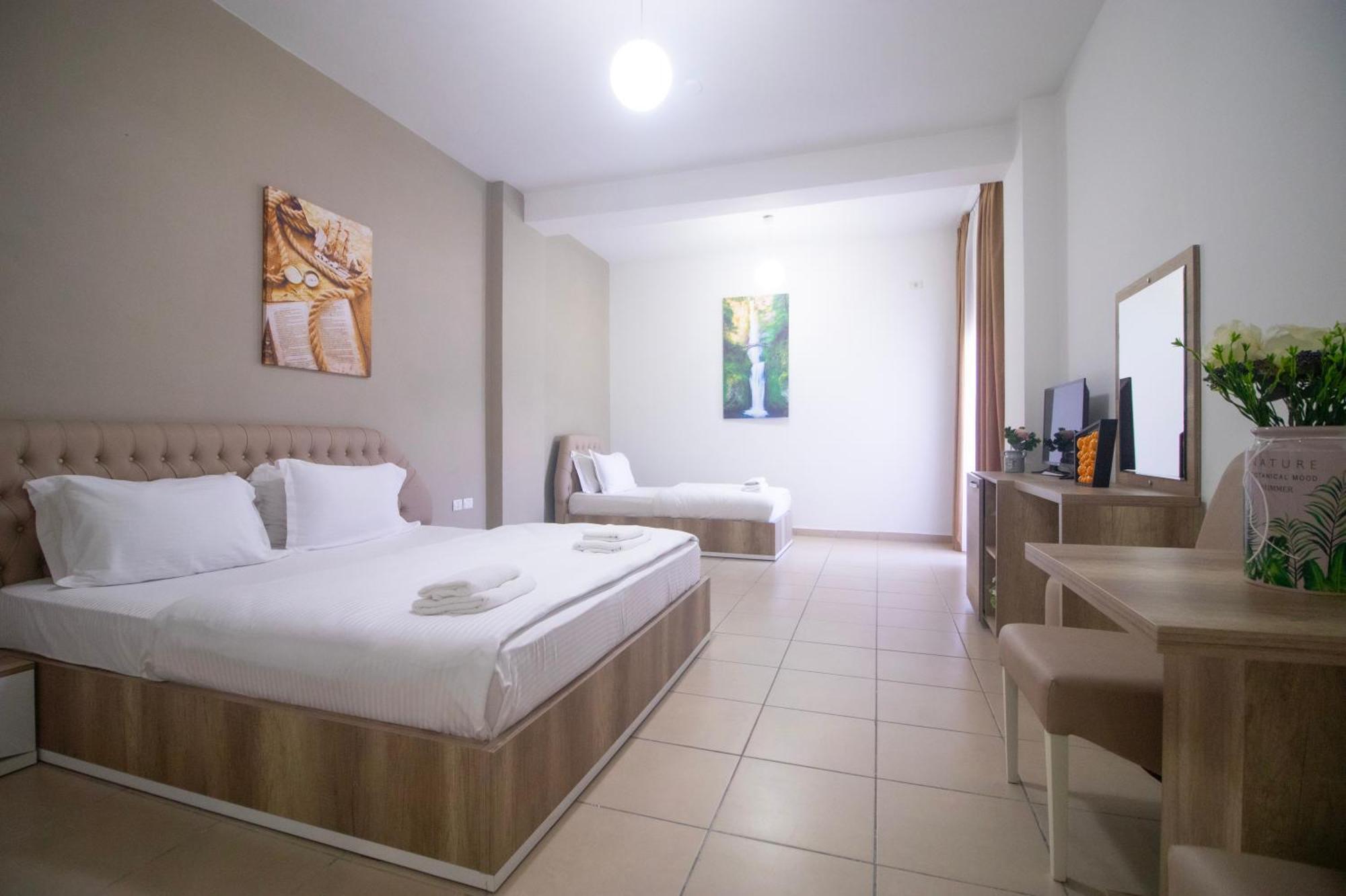 Hotel Princ โกเลม ภายนอก รูปภาพ