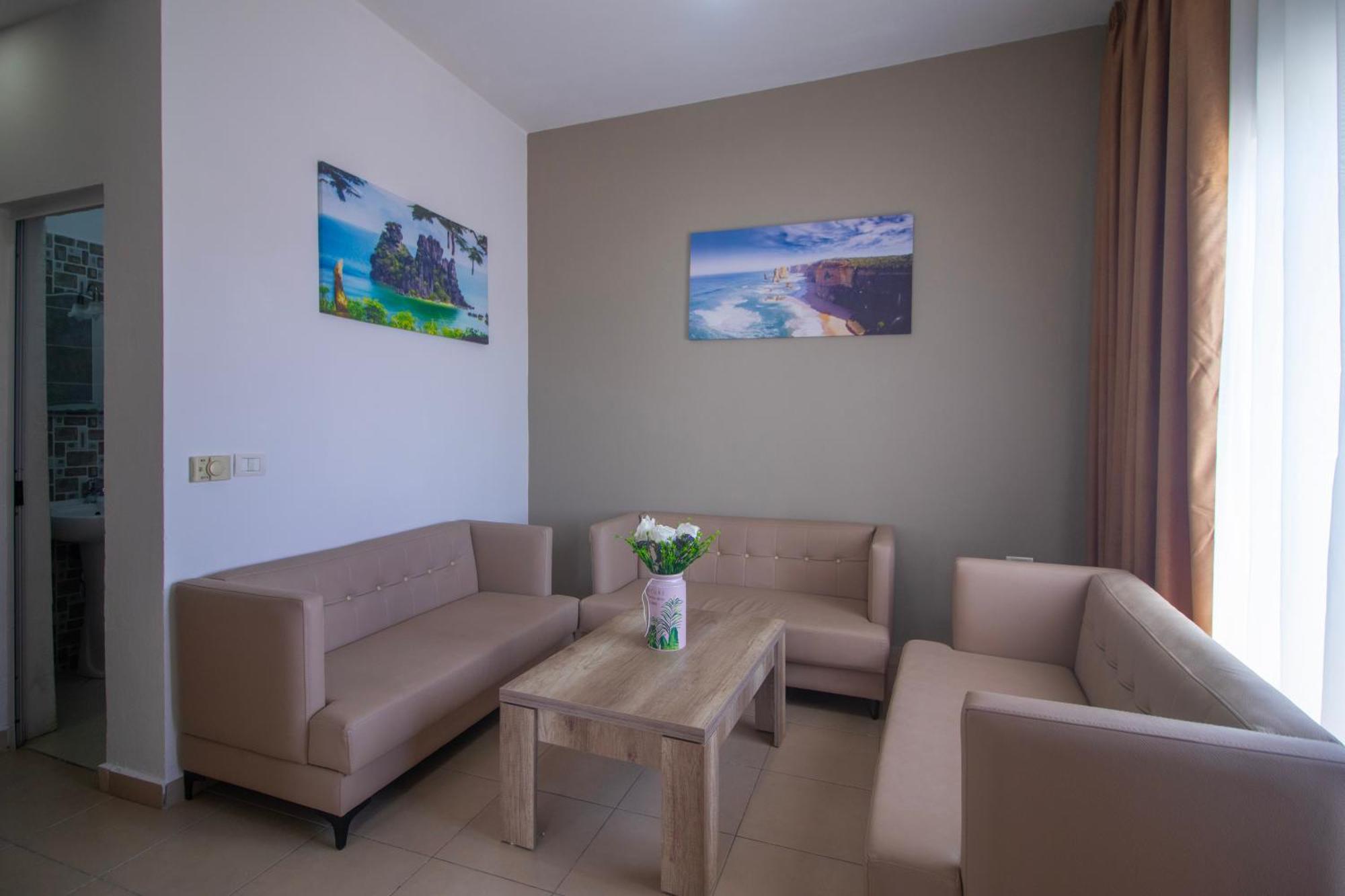 Hotel Princ โกเลม ภายนอก รูปภาพ