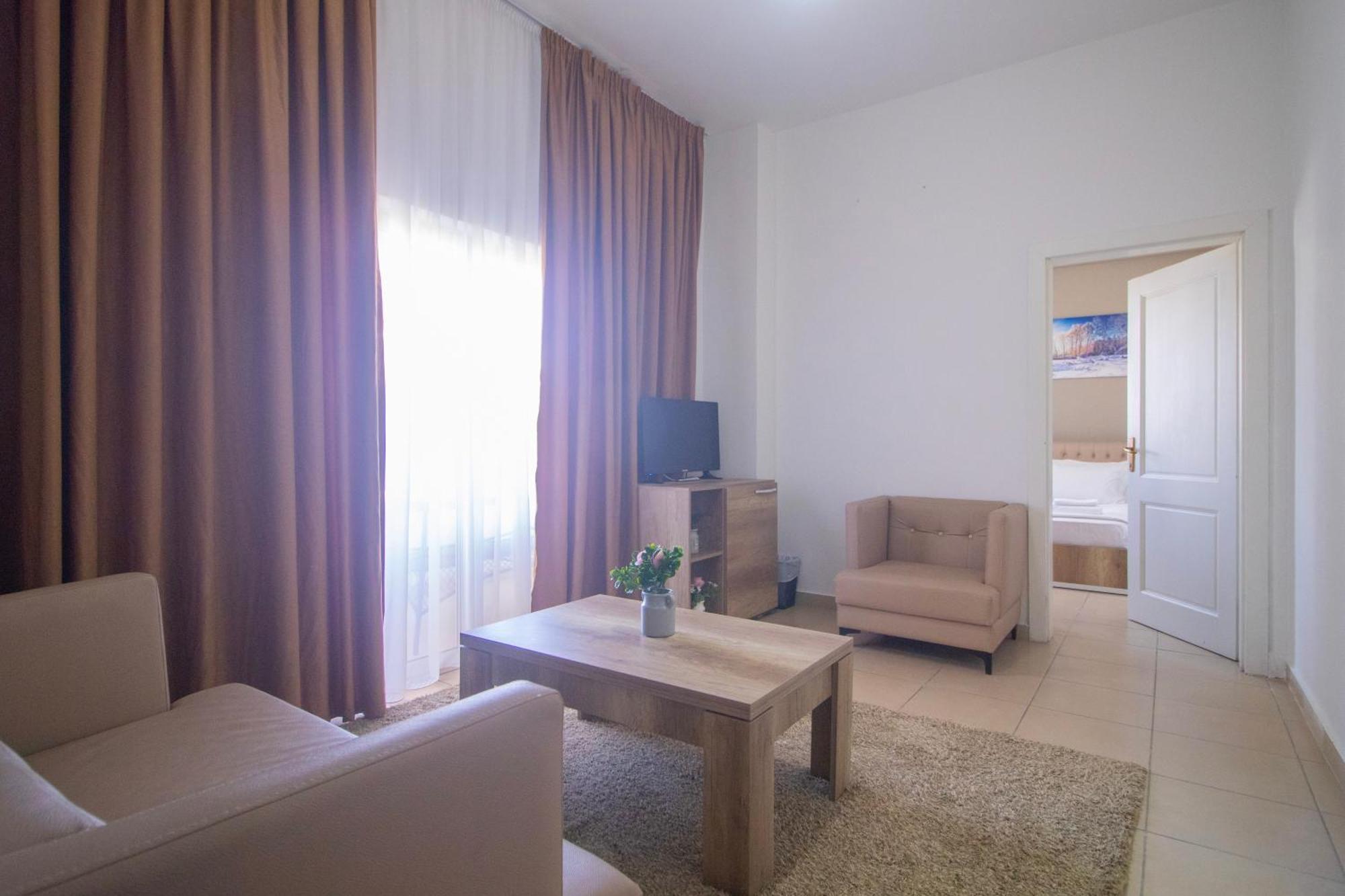 Hotel Princ โกเลม ภายนอก รูปภาพ