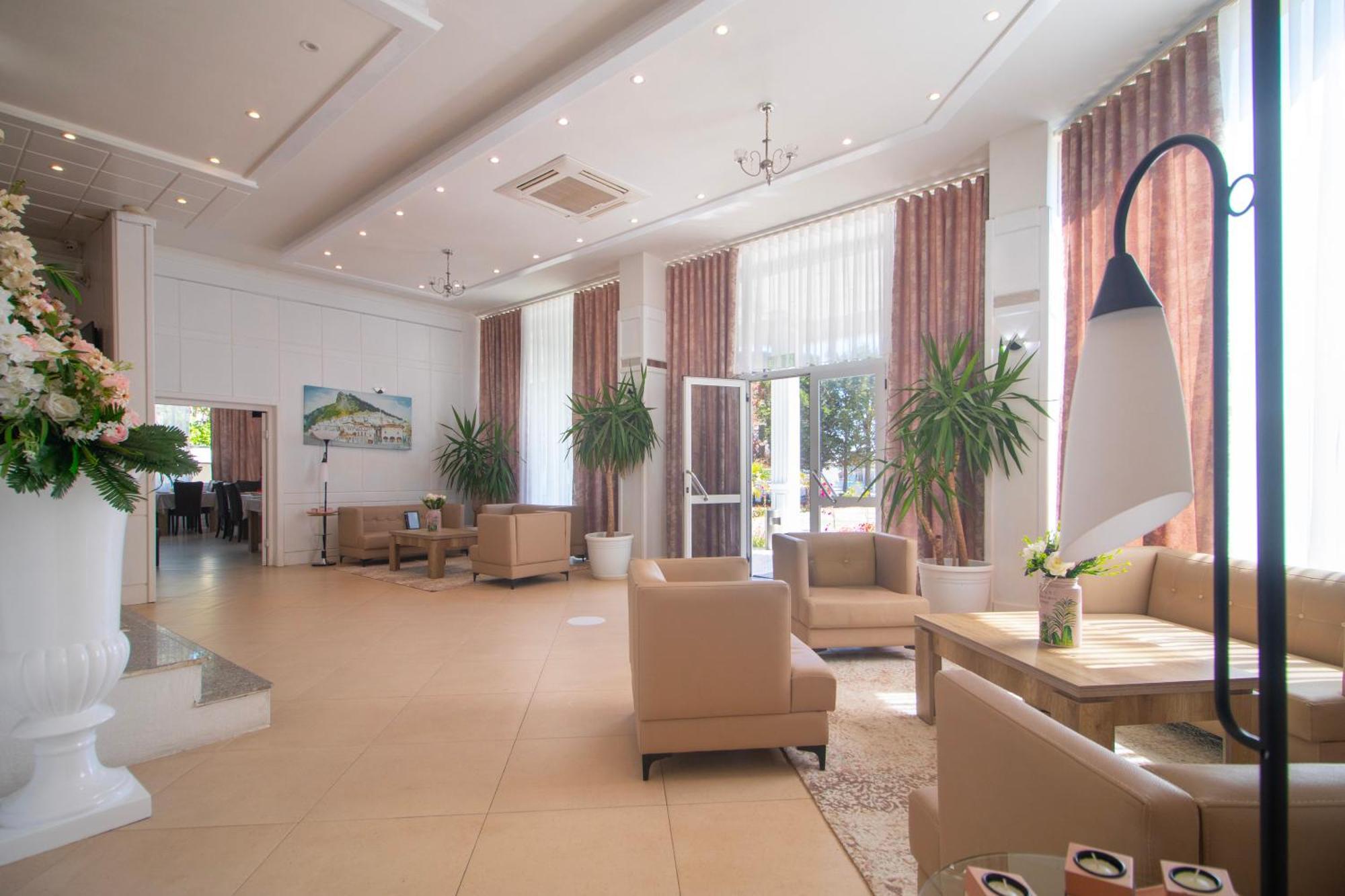 Hotel Princ โกเลม ภายนอก รูปภาพ