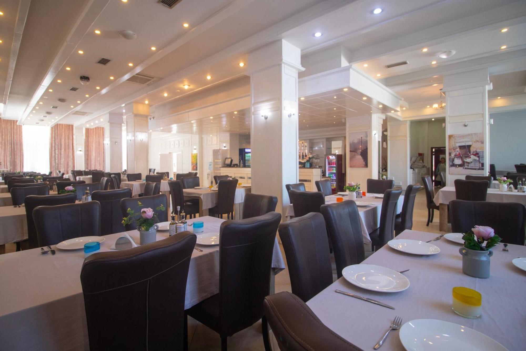 Hotel Princ โกเลม ภายนอก รูปภาพ