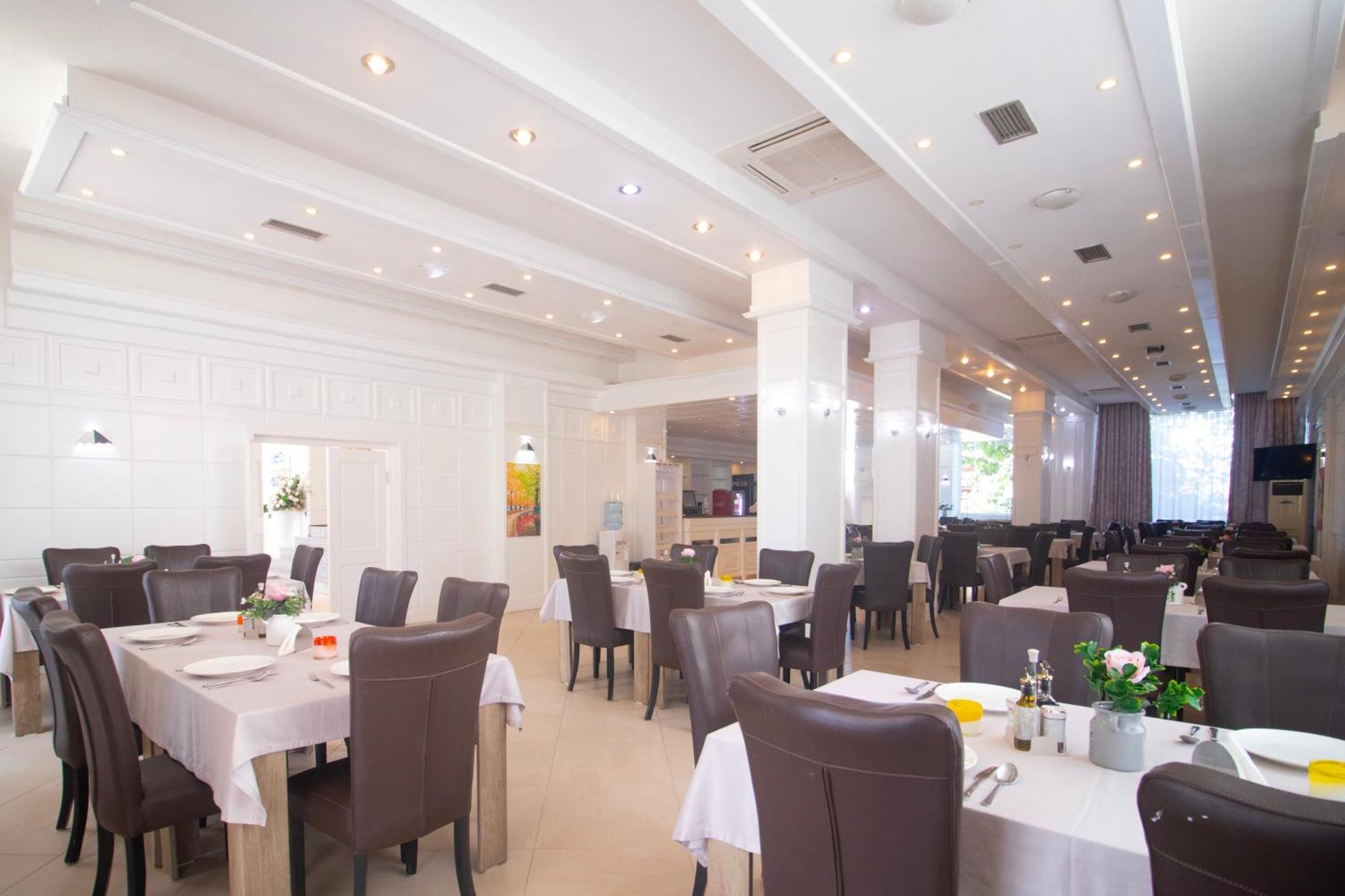 Hotel Princ โกเลม ภายนอก รูปภาพ
