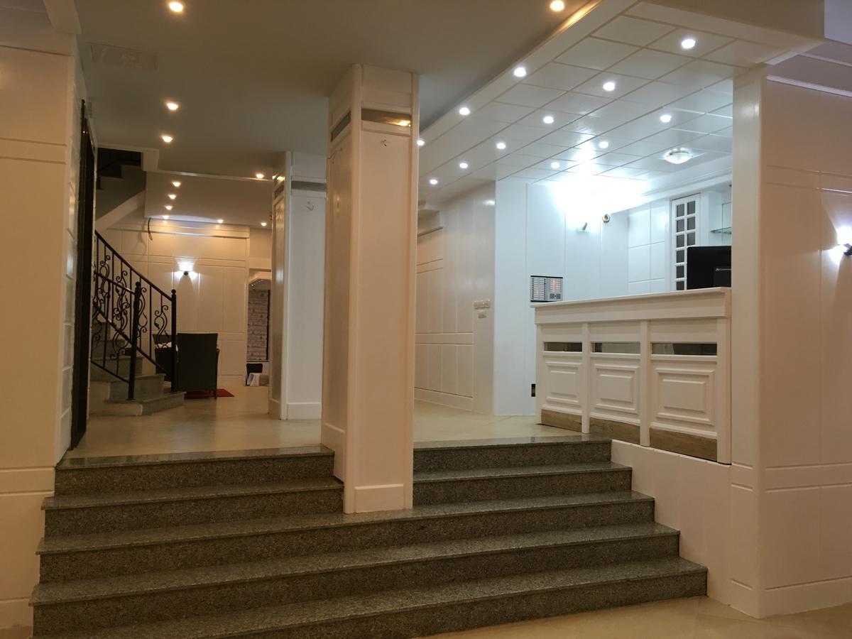 Hotel Princ โกเลม ภายนอก รูปภาพ